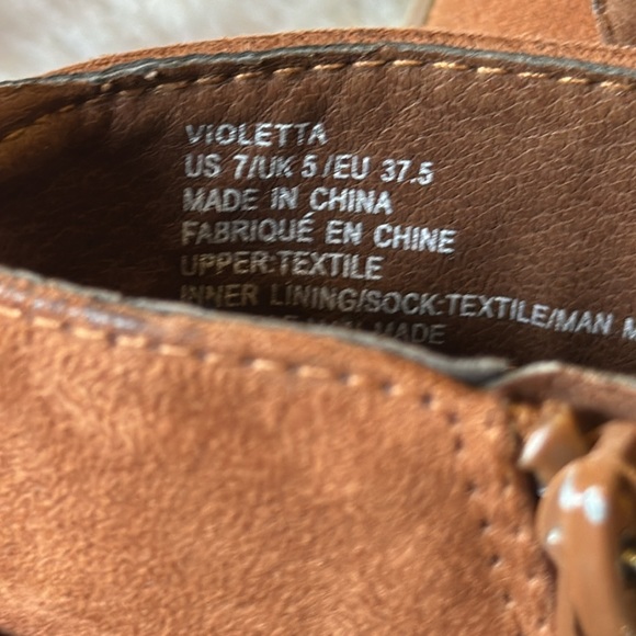 Size 7 brown booties - studded boots - buckles - Picture 11 of 11